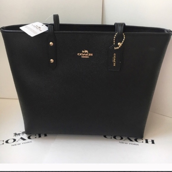 Coach Handbags - 🌷coach zip tote/shoulder bag/black/leather